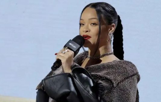Rihanna marks 20 years in music industry, thanks fans, team